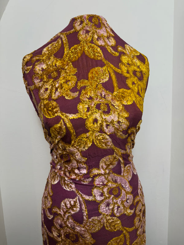 Istahil Golden Burgundy Maqbal Dirac